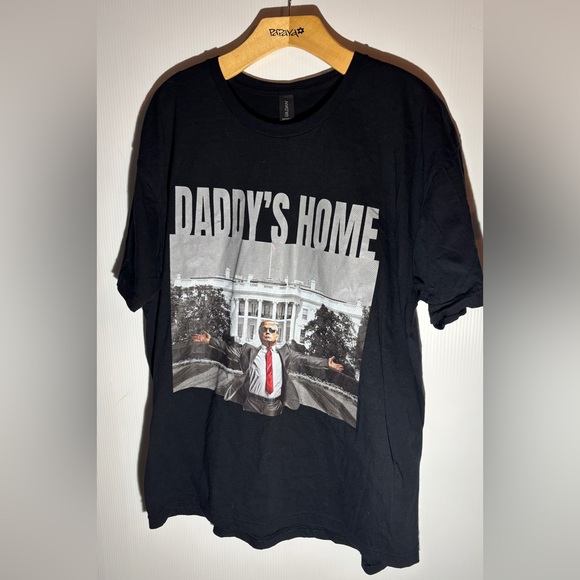 Other - Trump Black Graphic T-Shirt with Bold Print size xL